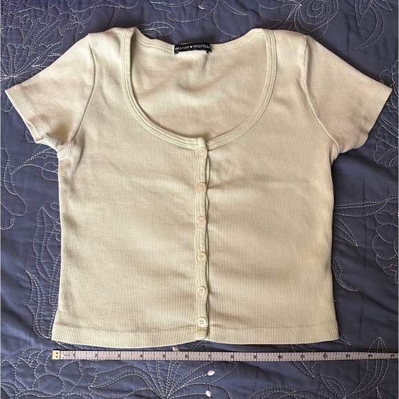 Brandy Melville Pale Green Button-Up Top - Picture 3 of 4
